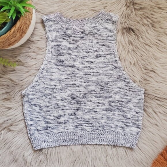 LOVE TREE Grey Knit Heathered Crop Top- Size M - Picture 2 of 4